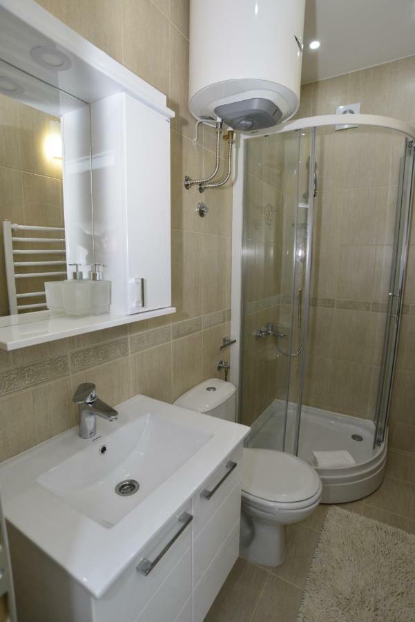 Apartmani Stefanija Тиват Екстериор снимка