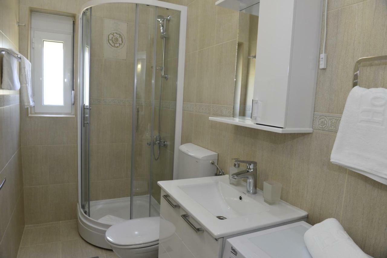 Apartmani Stefanija Тиват Екстериор снимка